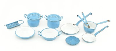 Lot 59 - COLLECTION OF MID CENTURY ENAMEL MINIATURE DOLLS HOUSE KITCHENWARE