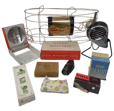 Lot 109 - COLLECTION OF MID CENTURY BEAUTY, WELLNESS & TRAVEL ELECTRICAL PRODUCTS