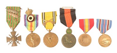 Lot 88 - COLLECTION OF FIRST & SECOND WORLD WAR MEDALS