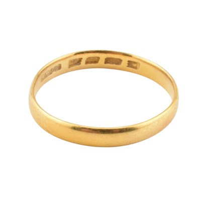 Lot 100 - HALLMARKED 22CT GOLD BAND RING