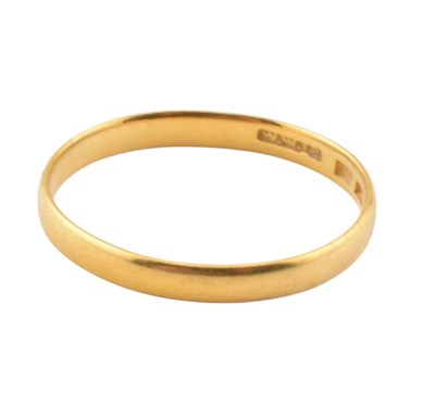Lot 100 - HALLMARKED 22CT GOLD BAND RING