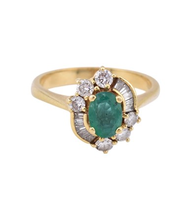 Lot 76 - 18CT GOLD EMERALD & DIAMOND CLUSTER RING