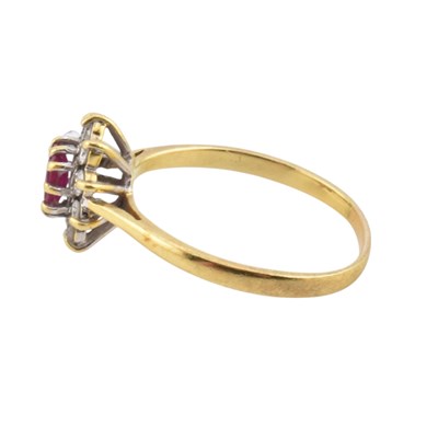 Lot 67 - 18CT GOLD RUBY & DIAMOND CLUSTER RING