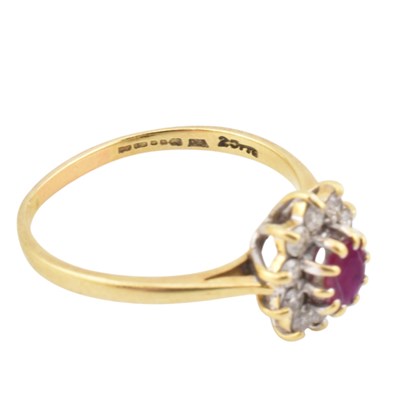 Lot 67 - 18CT GOLD RUBY & DIAMOND CLUSTER RING