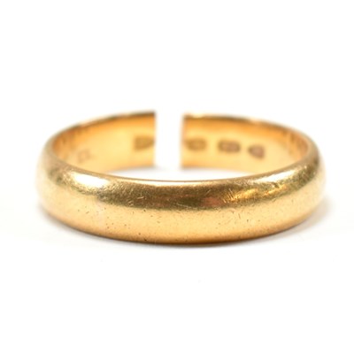 Lot 173 - VICTORIAN HALLMARKED 22CT GOLD BAND RING AF