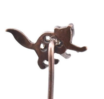 Lot 54 - 19TH CENTURY NOVELTY DIAMOND CAT STICK PIN