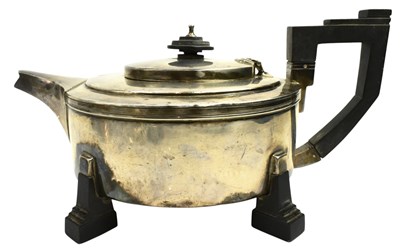 Lot 34 - 20TH CENTURY ART DECO STYLE HALLMARKED SILVER TEAPOT