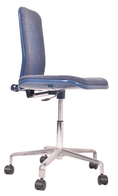 Lot 153 - HILLE SUPPORTO DESK CHAIR BY FRED SCOTT