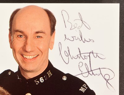 Lot 32 - GOODNIGHT SWEETHEART - ORIGINAL FULL CAST SIGNED CASTCARD