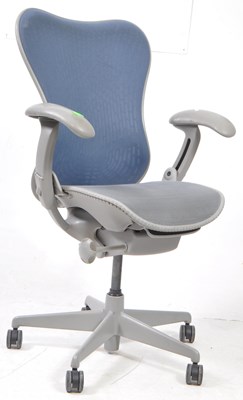 Lot 600 - HERMAN MILLER - CONTEMPORARY AERON OFFICE SWIVEL DESK CHAIR