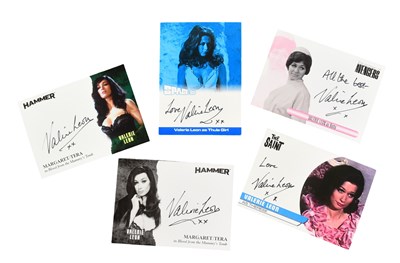 Lot 119 - VALERIE LEON'S COLLECTION - SIGNED TRADING CARDS