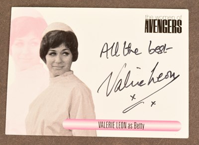 Lot 119 - VALERIE LEON'S COLLECTION - SIGNED TRADING CARDS