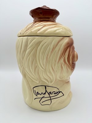 Lot 7 - ONLY FOOLS & HORSES - SIR DAVID JASON SIGNED LION CIGAR JAR