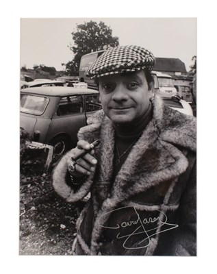 Lot 204 - ONLY FOOLS & HORSES - SIR DAVID JASON - SIGNED 16X12" PHOTOGRAPH