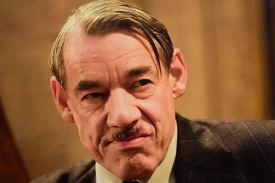 Lot 24 - ROGER LLOYD PACK (D.2014) - HARRY POTTER - SIGNED 8X10" PHOTOGRAPH - AFTAL