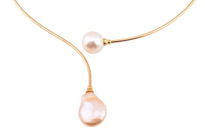 Lot 56 - 18CT GOLD & SOUTH SEA PEARL COLLAR NECKLACE