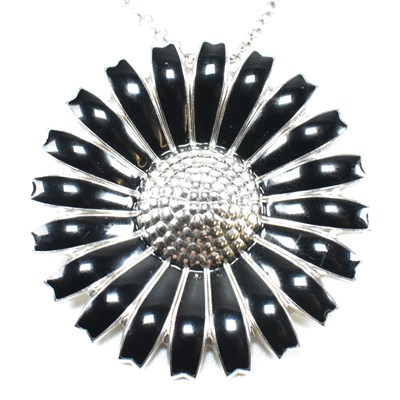 Lot 141 - GEORG JENSEN HALLMARKED SILVER DAISY BROOCH PIN & NECKLACE CHAIN