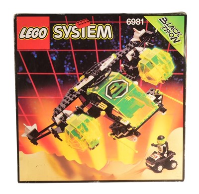 Lot 719 - LEGO - LEGO SYSTEM - 6981 - BLACK TRON / ARIEL INTRUDER