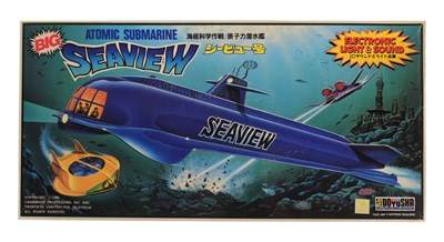 Lot 558 - MODEL KITS - A VINTAGE 1960S DOYUSHA JAPAN ATOMIC SUBMARINE 'SEAVIEW'
