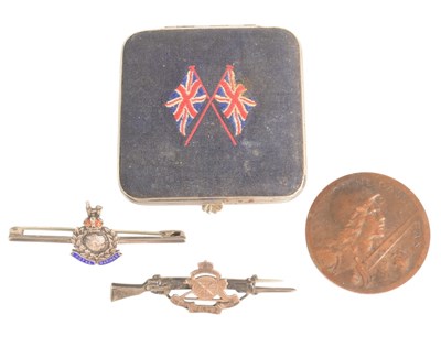 Lot 311 - COLLECTION OF BRITISH & FRENCH MILITARIA