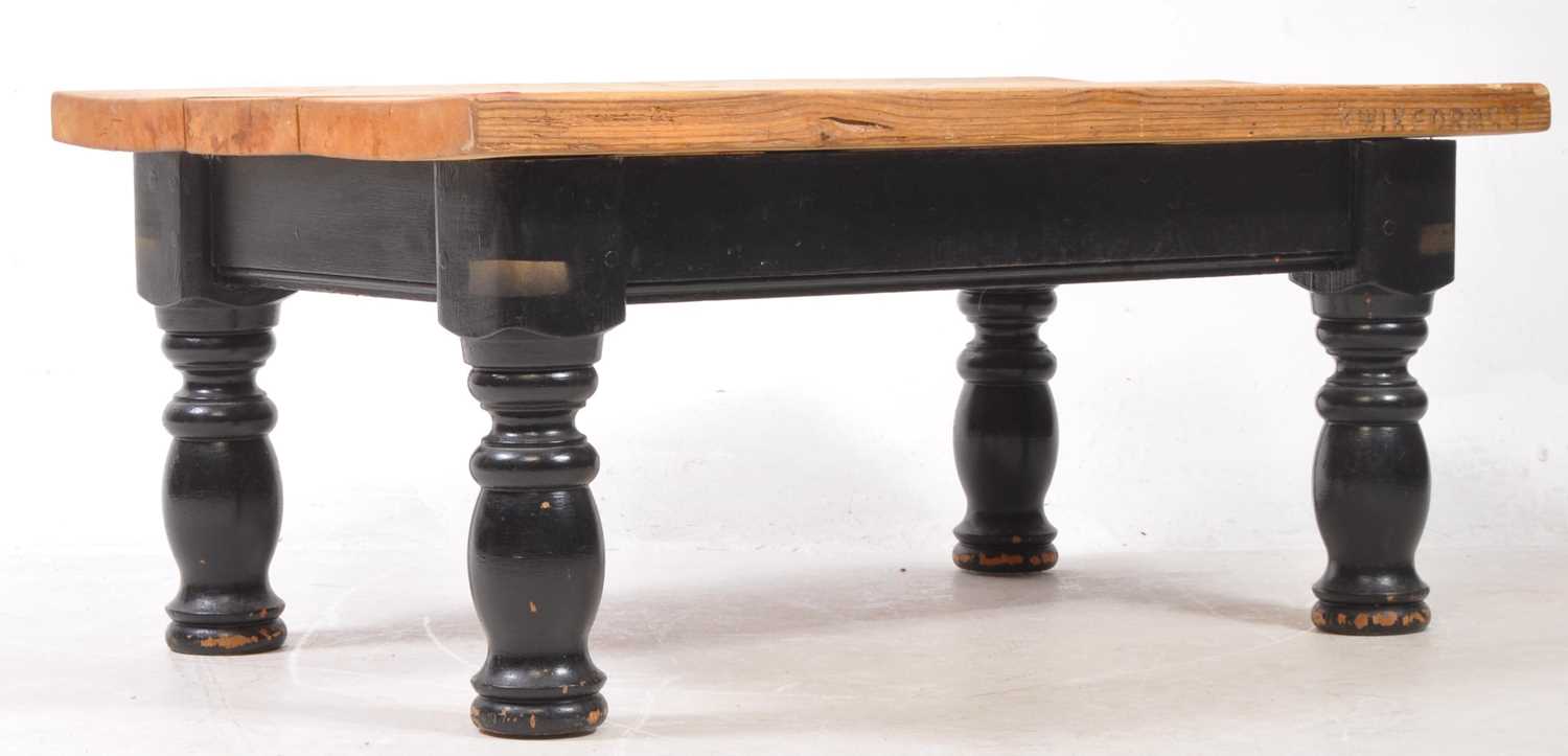 Lot 640 - VINTAGE 20TH CENTURY LOW OAK COFFEE TABLE