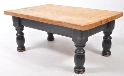 Lot 640 - VINTAGE 20TH CENTURY LOW OAK COFFEE TABLE