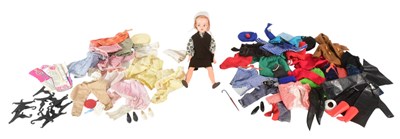 Lot 535 - SINDY - VINTAGE SINDY DOLL AND SELECTION OF OUTFITS