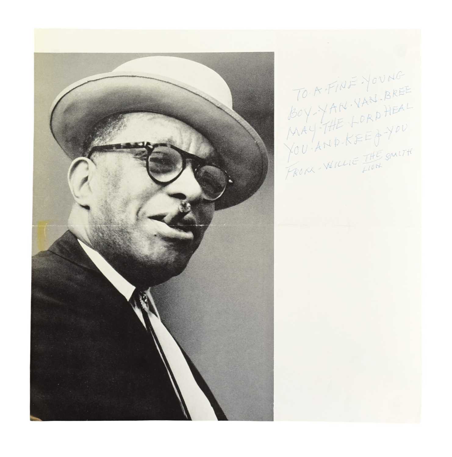 Lot 8 - JAZZ - WILLIE 'THE LION' SMITH - SCARCE AUTOGRAPH ON PROGRAMME CLIPPING
