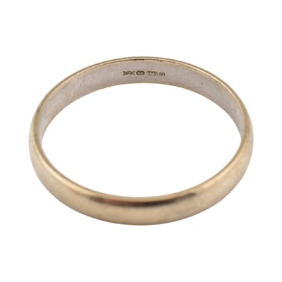 Lot 494 - HALLMARKED 9CT GOLD BAND RING