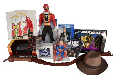Lot 813 - TV AND ENTERTAINMENT MEMORABILIA - INC STAR WARS, A TEAM & INDIANA JONES