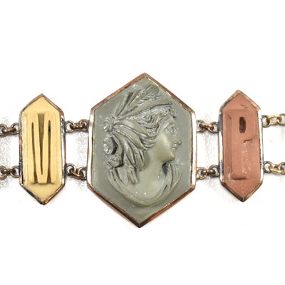 Lot 8 - 19TH CENTURY GRAND TOUR POMPEI LAVA CAMEO BRACELET