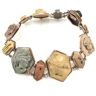 Lot 8 - 19TH CENTURY GRAND TOUR POMPEI LAVA CAMEO BRACELET