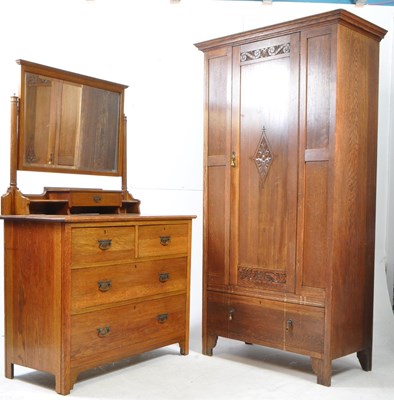 Lot 708 - EDWARDIAN OAK DRESSING TABLE & ARTS & CRAFTS WARDROBE