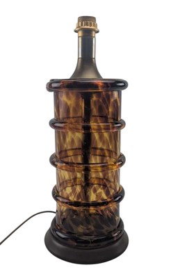 Lot 646 - PAUL HANSON - VINTAGE MOTTLED AMBER & RIBBED GLASS TABLE LAMP