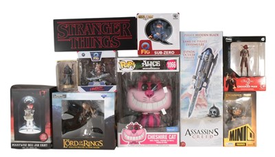 Lot 722 - FILM, TV & GAMING FIGURINES & MEMORABILIA