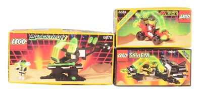 Lot 582 - LEGO - LEGO SYSTEM - 6832 - 6878 - 6833
