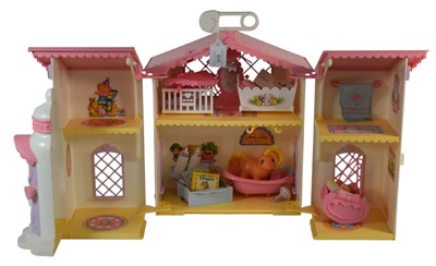 Lot 835 - MY LITTLE PONY - KENNER ' LULLABYE NURSERY ' PLAYSET WITH ACCESSORIES