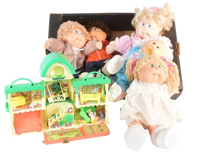 Lot 837 - CABBAGE PATCH KIDS - COLLECTION OF VINTAGE DOLLS & PLAYSET