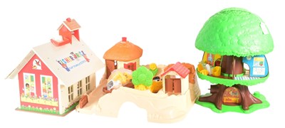 Lot 839 - CLASSIC VINTAGE CHILDREN'S TOYS - MAGIC TREE HOUSE, SHUFFLE FARM