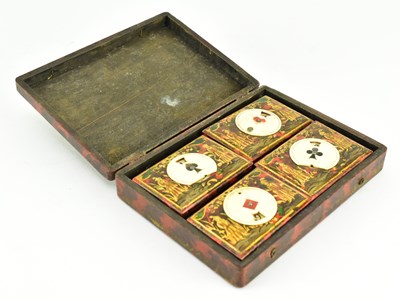 Lot 172 - 18TH CENTURY LACQUERED WOOD QUADRILLE BOX, TOKEN GAME BOX 清 漆木游戏盒
