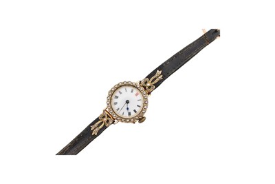 Lot 35 - HALLMARKED 9CT GOLD & PEARL SET LADIES WRISTWATCH