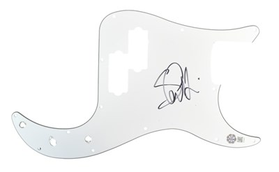 Lot 34 - STEVE HARRIS - IRON MAIDEN - AUTOGRAPHED BASS SCRATCHPLATE - AFTAL