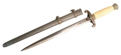 Lot 385 - WWII SECOND WORLD WAR GERMAN ARMY OFFICERS DAGGER