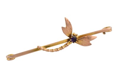 Lot 56 - EARLY 20TH CENTURY 9CT GOLD DRAGONFLY BROOCH PIN