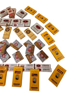 Lot 99 - TOBACCIANA & CIGARS - COLLECTION OF VINTAGE CIGARILLOS AND CIGARS