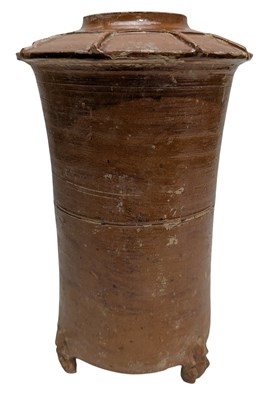 Lot 135 - HAN DYNASTY AMBER GLAZED POTTERY GRANARY JAR 汉陶粮罐