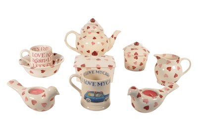 Lot 85 - EMMA BRIDGEWATER, ENGLAND - COLLECTION OF MODERN PINK LOVE HEARTS CERAMICS