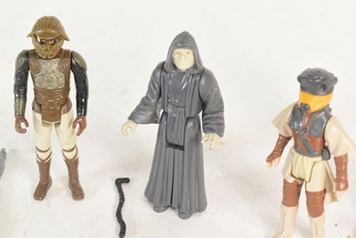 Lot 542 - STAR WARS - COLLECTION OF VINTAGE KENNER / PALITOY ACTION FIGURES