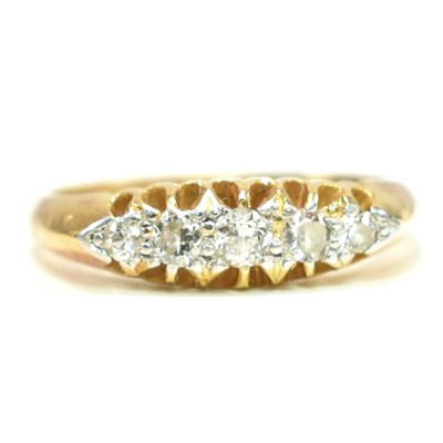 Lot 133 - 18CT GOLD & PLATINUM DIAMOND FIVE STONE RING