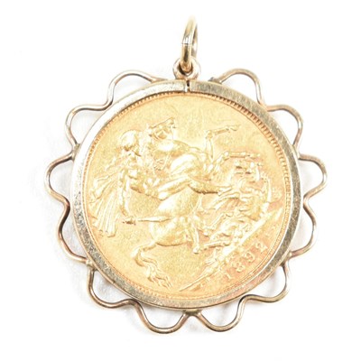 Lot 86 - VICTORIAN 1892 FULL SOVEREIGN PENDANT IN 9CT MOUNT